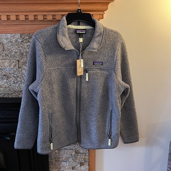 Patagonia Jackets & Blazers - NWT Patagonia Retro Fleece Full Zip Size Medium 🌸